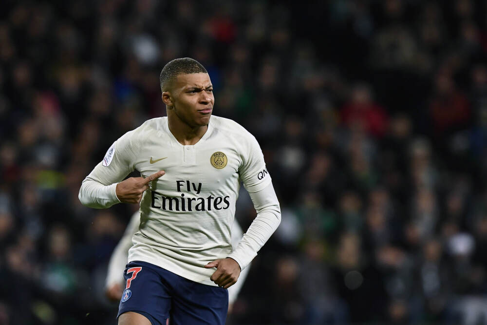 法布雷加斯：皇马球员都认为自己该上场，处理更衣室问题是最难的